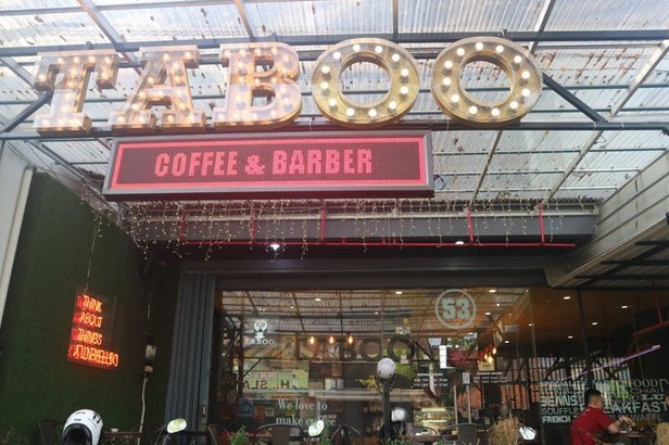 10 Rekomendasi Tempat Nongkrong di Daerah Bandung, Coba Mampir Kesini Saat Jalan-jalan Malam! 4 10 Rekomendasi Tempat Nongkrong di Daerah Bandung, Coba Mampir Kesini Saat Jalan-jalan Malam! 4