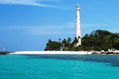Beberapa Potret Pantai Pasir Putih di Madura Yang Cantik dan Ada Yang Mirip Dengan Hawai 5 Beberapa Potret Pantai Pasir Putih di Madura Yang Cantik dan Ada Yang Mirip Dengan Hawai 5