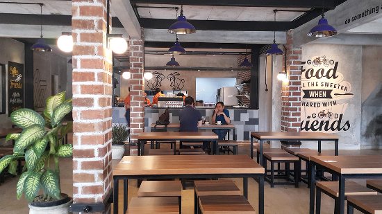 10 Daftar Pilihan Cafe Hits di Daerah Bandung Ini Bisa Bikin Kamu Makin Eksis! 6