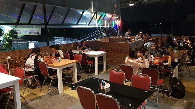 10 Daftar Pilihan Tempat Nongkrong Sambil Dengerin Live Music di Daerah Jakarta Selatan 7