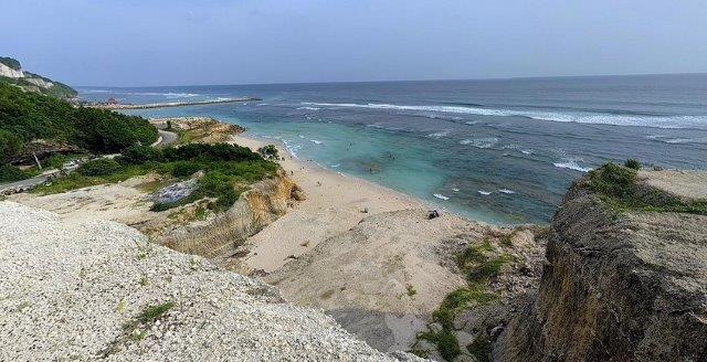 10 Rekomendasi Pantai Terbaik Daerah Uluwatu Bak Surga Tersembunyi Ini Wajib Untuk Dikunjungi 7