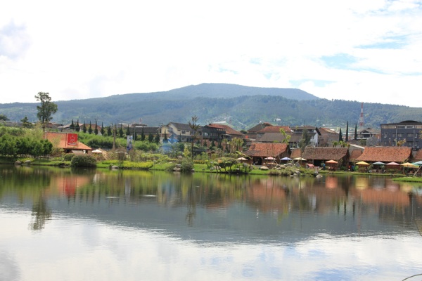 10 Daftar Pilihan Danau Daerah Bandung Yang Sangat Indah dan Cantik Patut Untuk Dikunjungi! 8