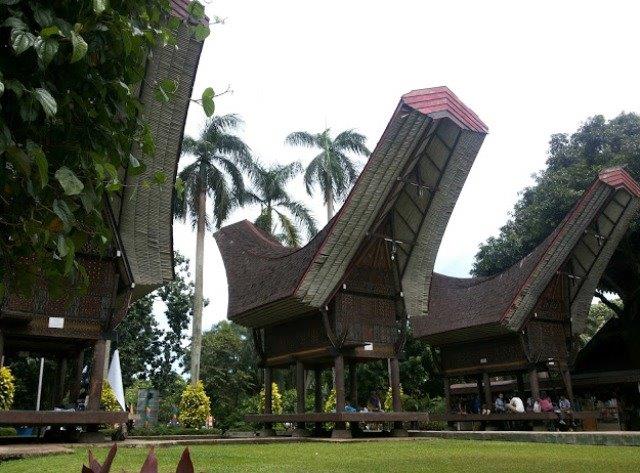 Wahana Apa Saja Yang Ada di Taman Mini Indonesia Indah? 3