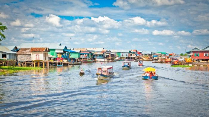 5 Rekomendasi Wisata Danau Terluas dan Terdalam di Asia Tenggara, Indonesia Termasuk Salah Satunya 3 5 Rekomendasi Wisata Danau Terluas dan Terdalam di Asia Tenggara, Indonesia Termasuk Salah Satunya 3