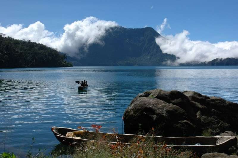 5 Rekomendasi Wisata Danau Terluas dan Terdalam di Asia Tenggara, Indonesia Termasuk Salah Satunya 5 5 Rekomendasi Wisata Danau Terluas dan Terdalam di Asia Tenggara, Indonesia Termasuk Salah Satunya 5
