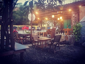 10 Daftar Pilihan Cafe Menarik Daerah Makassar Ini Asik Buat Nongkrong Karena Ada Live Music-nya! 3