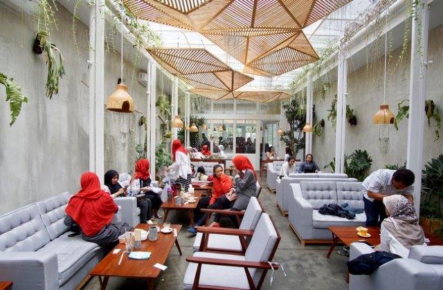 10 Referensi Tempat Nongkrong Super Asik di Daerah Bandung Ini Bisa Bikin Kamu Lupa Waktu! 3 10 Referensi Tempat Nongkrong Super Asik di Daerah Bandung Ini Bisa Bikin Kamu Lupa Waktu! 3