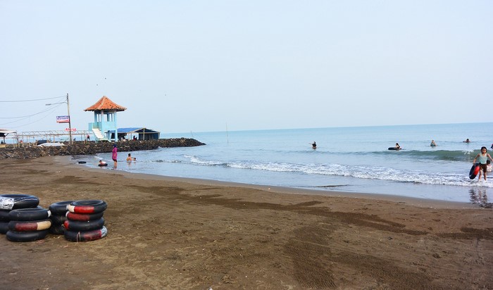 10 Rekomendasi Pilihan Pantai Terdekat Dari Kota Bandung Jawa Barat Yang Keren dan Eksotis 4