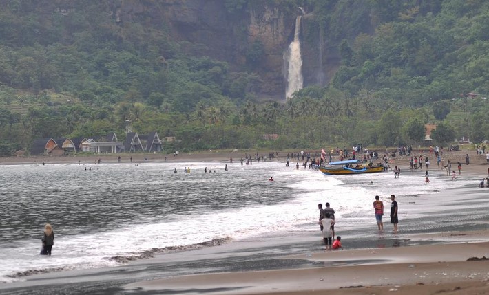 Ini Dia 10 Pantai Indah di Sukabumi Menawarkan Surga Tersembunyi, Mana Yang Belum Terjamah? 5