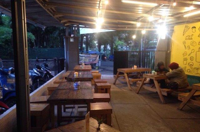 10 Referensi Tempat Nongkrong Super Asik di Daerah Bandung Ini Bisa Bikin Kamu Lupa Waktu! 9 10 Referensi Tempat Nongkrong Super Asik di Daerah Bandung Ini Bisa Bikin Kamu Lupa Waktu! 9