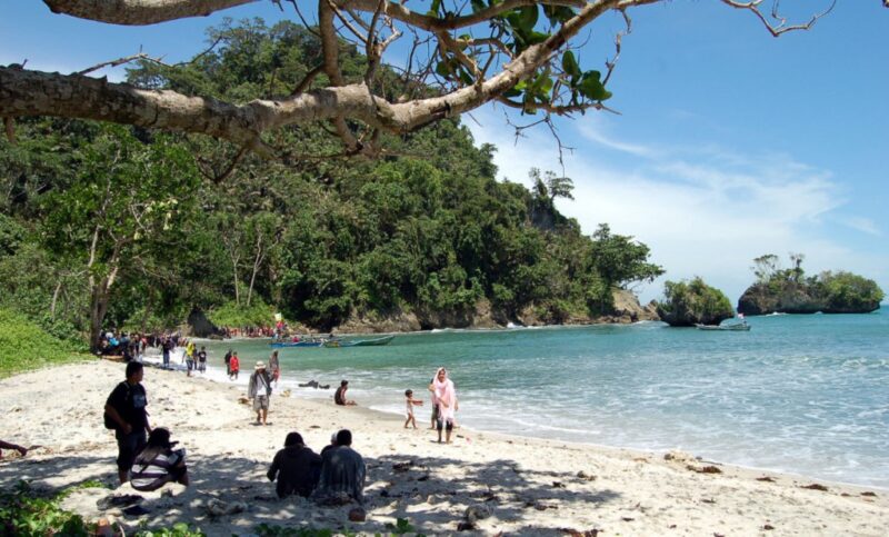 Objek Wisata Pantai Sodong