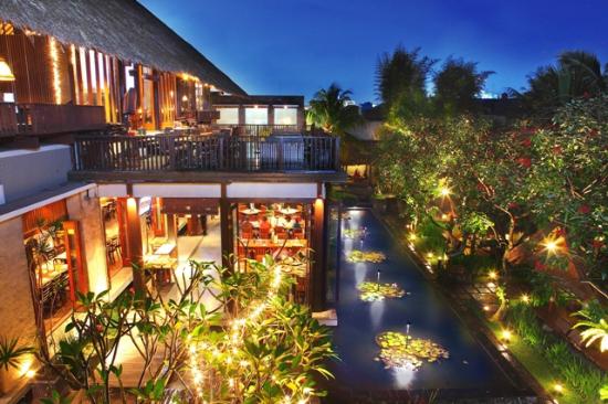 10 Rekomendasi Cafe Live Music di Bandung Yang Bikin Momen Ngumpul Makin Asik 6 10 Rekomendasi Cafe Live Music di Bandung Yang Bikin Momen Ngumpul Makin Asik 6