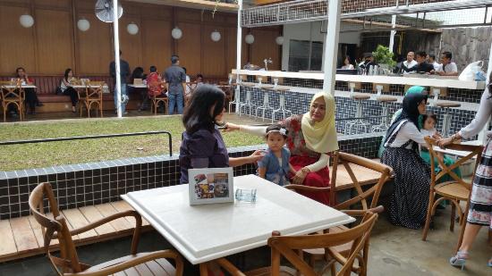 10 Referensi Tempat Hangout Yang Murah dan Sangat Kece di Daerah Lembang, Wajib Kalian Kunjungi! 6