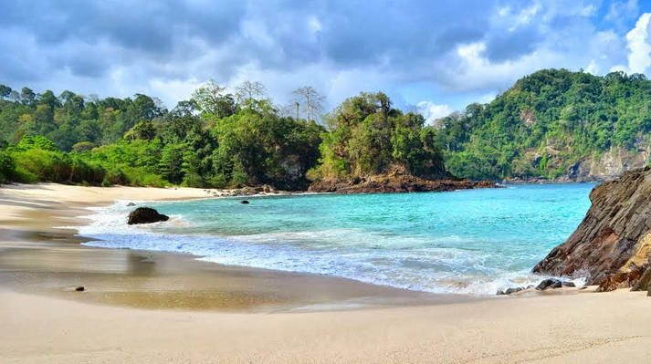 10 Pantai Bagus di Banyuwangi Wajib Dikunjungi, Mana Yang Bisa Untuk Snorkeling dan Camping? 1