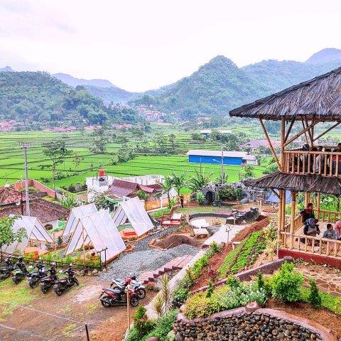 10 Rekomendasi Cafe Yang Romantis Ini Cocok Untuk Candle Light Dinner di Daerah Bandung! 7