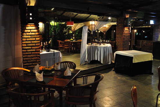 10 Rekomendasi Cafe Yang Romantis Ini Cocok Untuk Candle Light Dinner di Daerah Bandung! 8