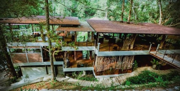 10 Rekomendasi Cafe Daerah Lembang Super Cantik Dengan Nuansa Alamnya Yang Bikin Lupa Waktu 4