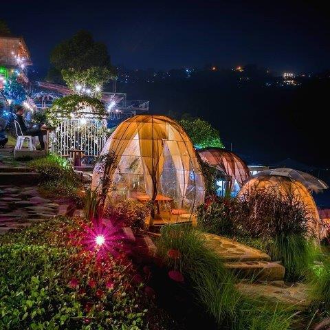 10 Rekomendasi Cafe Daerah Lembang Super Cantik Dengan Nuansa Alamnya Yang Bikin Lupa Waktu 6