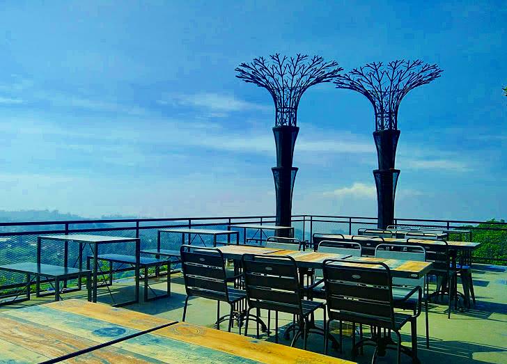 10 Rekomendasi Cafe Daerah Lembang Super Cantik Dengan Nuansa Alamnya Yang Bikin Lupa Waktu 8