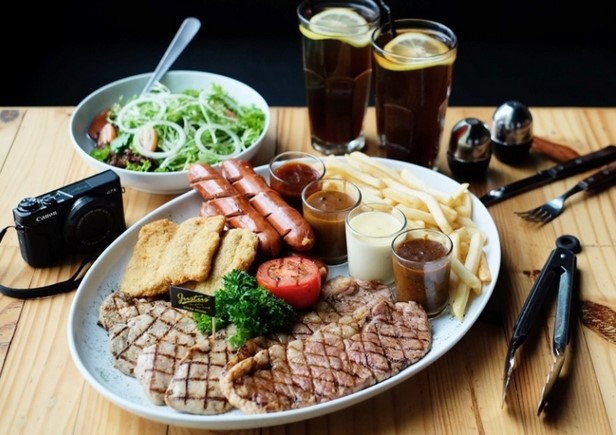 10 Daftar Pilihan Tempat Nongkrong Outdoor di Daerah Bandung Ini Memiliki Konsep Unik dan Menarik! 4 10 Daftar Pilihan Tempat Nongkrong Outdoor di Daerah Bandung Ini Memiliki Konsep Unik dan Menarik! 4