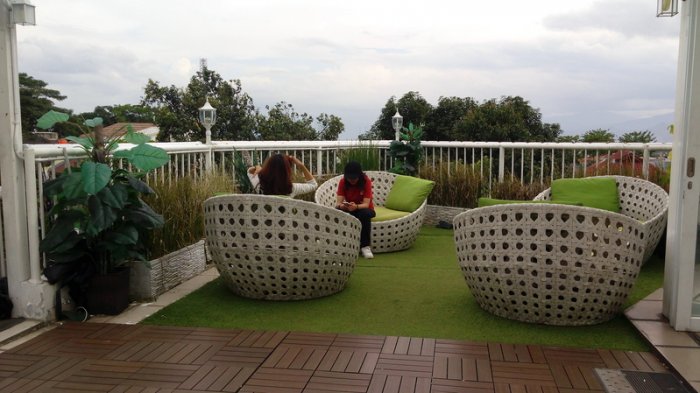 10 Daftar Pilihan Tempat Nongkrong Outdoor di Daerah Bandung Ini Memiliki Konsep Unik dan Menarik! 8 10 Daftar Pilihan Tempat Nongkrong Outdoor di Daerah Bandung Ini Memiliki Konsep Unik dan Menarik! 8