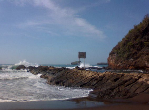 10 Wisata Pantai Bagus di Daerah Jember Jawa Timur dan Ada Yang Sepi Belum Terjamah 2 10 Wisata Pantai Bagus di Daerah Jember Jawa Timur dan Ada Yang Sepi Belum Terjamah 2