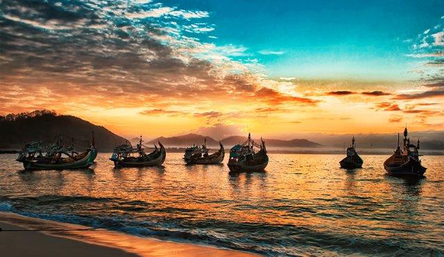 10 Wisata Pantai Bagus di Daerah Jember Jawa Timur dan Ada Yang Sepi Belum Terjamah 3 10 Wisata Pantai Bagus di Daerah Jember Jawa Timur dan Ada Yang Sepi Belum Terjamah 3