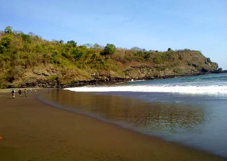 10 Wisata Pantai Bagus di Daerah Jember Jawa Timur dan Ada Yang Sepi Belum Terjamah 8 10 Wisata Pantai Bagus di Daerah Jember Jawa Timur dan Ada Yang Sepi Belum Terjamah 8