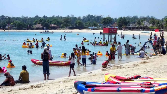 10 Pantai Terkenal di Wilayah Jawa Tengah, Ada Yang Belum Terjamah dan Jarang Dikunjungi 3