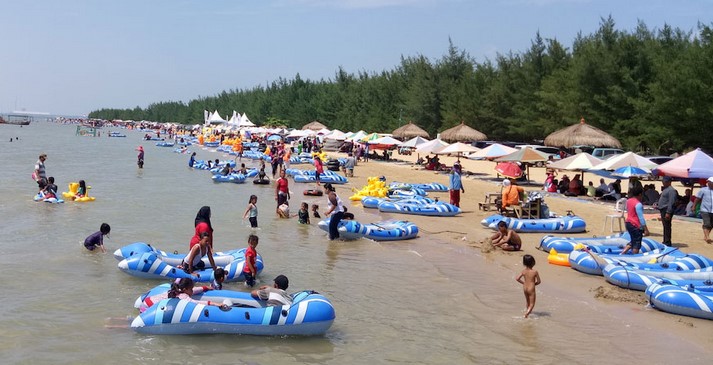 10 Pantai Terkenal di Wilayah Jawa Tengah, Ada Yang Belum Terjamah dan Jarang Dikunjungi 4