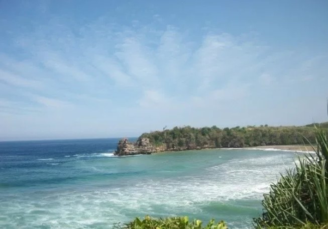 10 Rekomendasi Wisata Pantai di Dekat Kediri Yang Bagus dan Terkenal Termasuk Tiket Masuknya 5