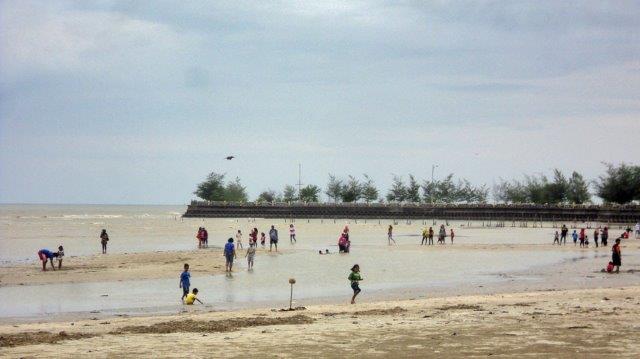 10 Pantai di Lamongan dan Sekitarnya Terkenal Indah Serta Masih Adakah Yang Tersembunyi 5 10 Pantai di Lamongan dan Sekitarnya Terkenal Indah Serta Masih Adakah Yang Tersembunyi 5