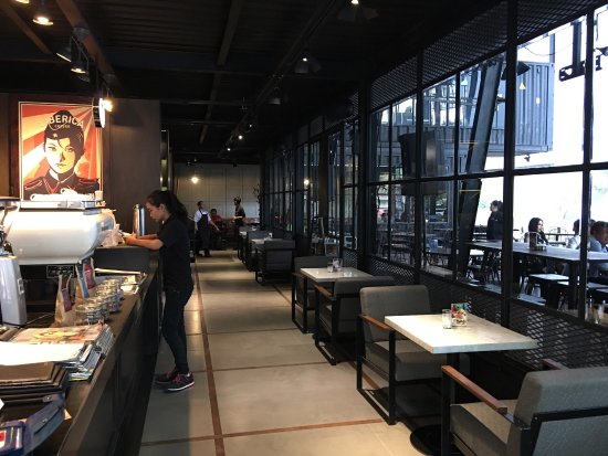 10 Rekomendasi Tempat Nongkrong Paling Affordable di Daerah Makassar Yang Wajib Untuk Kalian Kunjungi 8