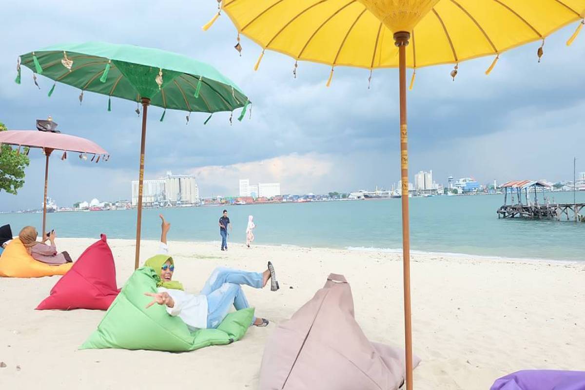 10 Daftar Pilihan Pantai Terbaik di Daerah Makassar Yang Paling Cantik Ini Wajib Kalian Kunjungi 9 10 Daftar Pilihan Pantai Terbaik di Daerah Makassar Yang Paling Cantik Ini Wajib Kalian Kunjungi 9