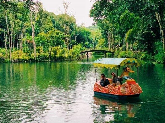 5 Daftar Pilihan Lokasi Wisata Danau di Daerah Malang Yang Sangat Cantik dan Indah 2 5 Daftar Pilihan Lokasi Wisata Danau di Daerah Malang Yang Sangat Cantik dan Indah 2