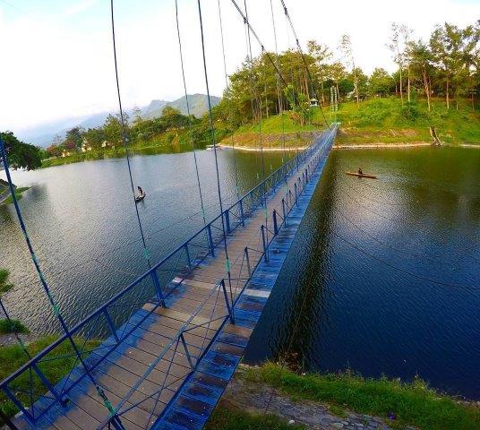 5 Daftar Pilihan Lokasi Wisata Danau di Daerah Malang Yang Sangat Cantik dan Indah 5 5 Daftar Pilihan Lokasi Wisata Danau di Daerah Malang Yang Sangat Cantik dan Indah 5