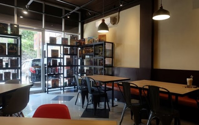 10 Referensi Cafe Paling Oke Buat Nongkrong di Daerah Makassar Saat Kantong Sedang Tipis! 6