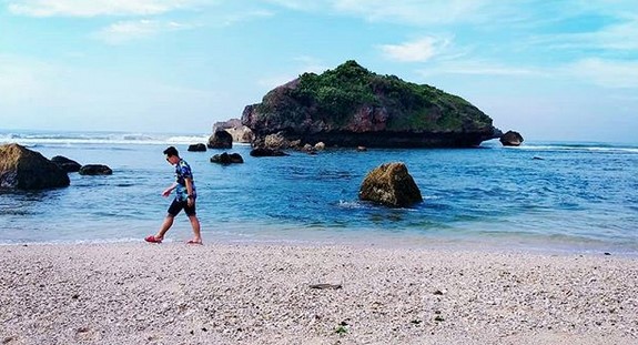 7 Alasan Mengapa Wajib Berkunjung ke Pantai Sadranan Saat di Jogja 2 7 Alasan Mengapa Wajib Berkunjung ke Pantai Sadranan Saat di Jogja 2