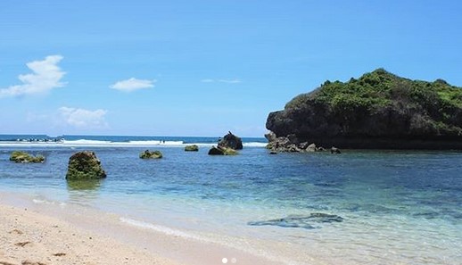 7 Alasan Mengapa Wajib Berkunjung ke Pantai Sadranan Saat di Jogja 1 7 Alasan Mengapa Wajib Berkunjung ke Pantai Sadranan Saat di Jogja 1