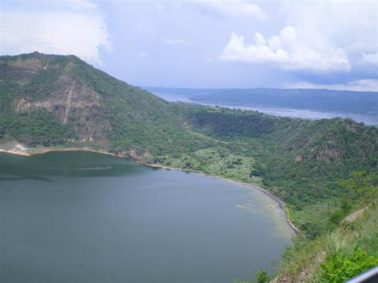 5 Referensi Wisata Danau di Negara Filipina Yang Sangat Cantik Ini Cocok Untuk Memanjakan Mata 2