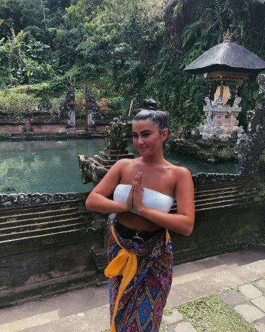 Rio Dewanto dan Atiqah Hasiholan Sudah ke Pura Gunung Kawi Sebatu, Kamu Kapan? 1 Rio Dewanto dan Atiqah Hasiholan Sudah ke Pura Gunung Kawi Sebatu, Kamu Kapan? 1