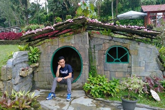 Seperti di Negeri Dongeng, Inilah 9 Hal Menarik di Rumah Hobbit Bogor 2