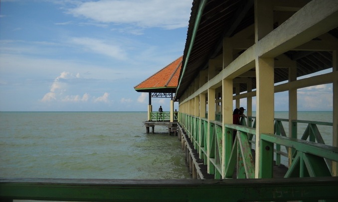 Beberapa Nama Pantai Yang Masih Bagus di Daerah Tegal dan Berapa Harga Tiket Masuknya? 2