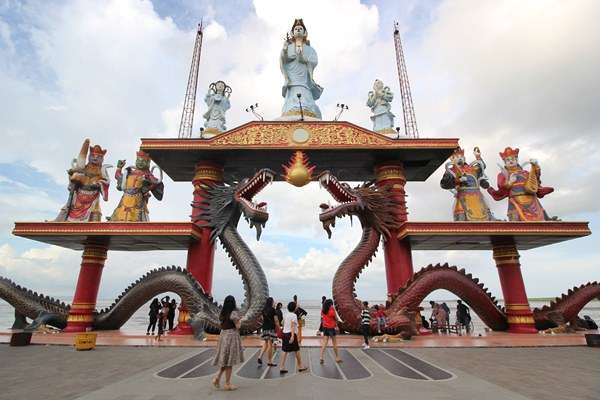 Main Air di Waterpark Kenjeran Surabaya 6