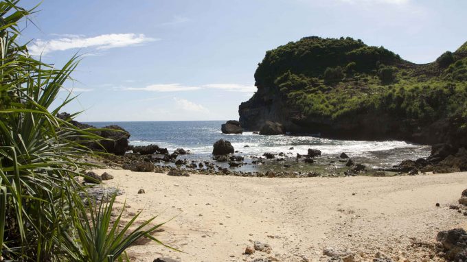 10 Pantai di Wonogiri dan Sekitarnya Yang Indah, Apakah Bisa Untuk Berenang Atau Camping? 2