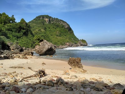 10 Pantai di Wonogiri dan Sekitarnya Yang Indah, Apakah Bisa Untuk Berenang Atau Camping? 9