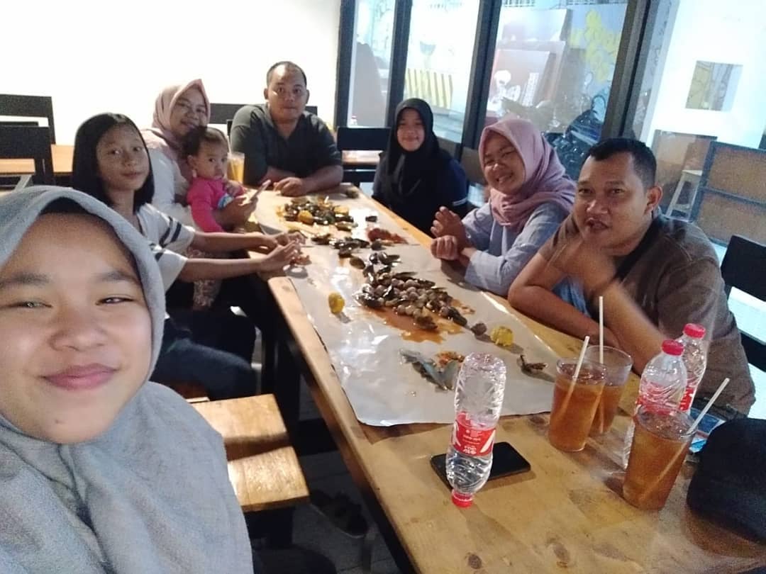 40 Referensi Tempat Makan Terkenal Enak di Wilayah Depok, Manakah Yang Punya Playground? 11