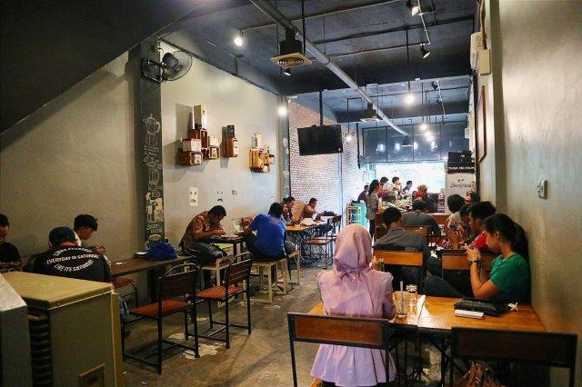 15 Rekomendasi Tempat Makan di Pekanbaru Untuk Keluarga Yang Jadi Favorit dan Ada Kolam Ikan? 12