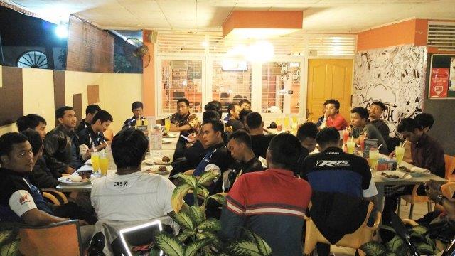 15 Rekomendasi Tempat Makan di Pekanbaru Untuk Keluarga Yang Jadi Favorit dan Ada Kolam Ikan? 14