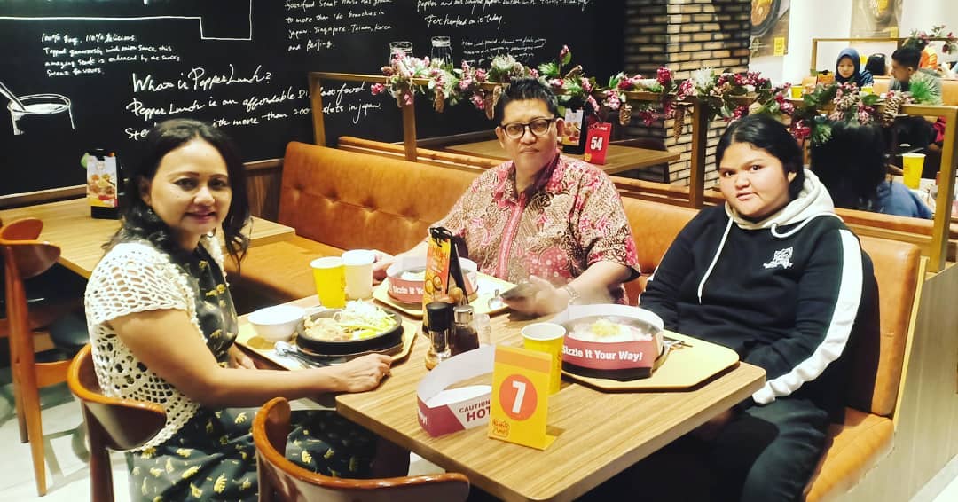 15 Daftar Tempat Makan di Taman Anggrek Yang Enak dan Adakah Restoran Jepang Atau Korea? 15